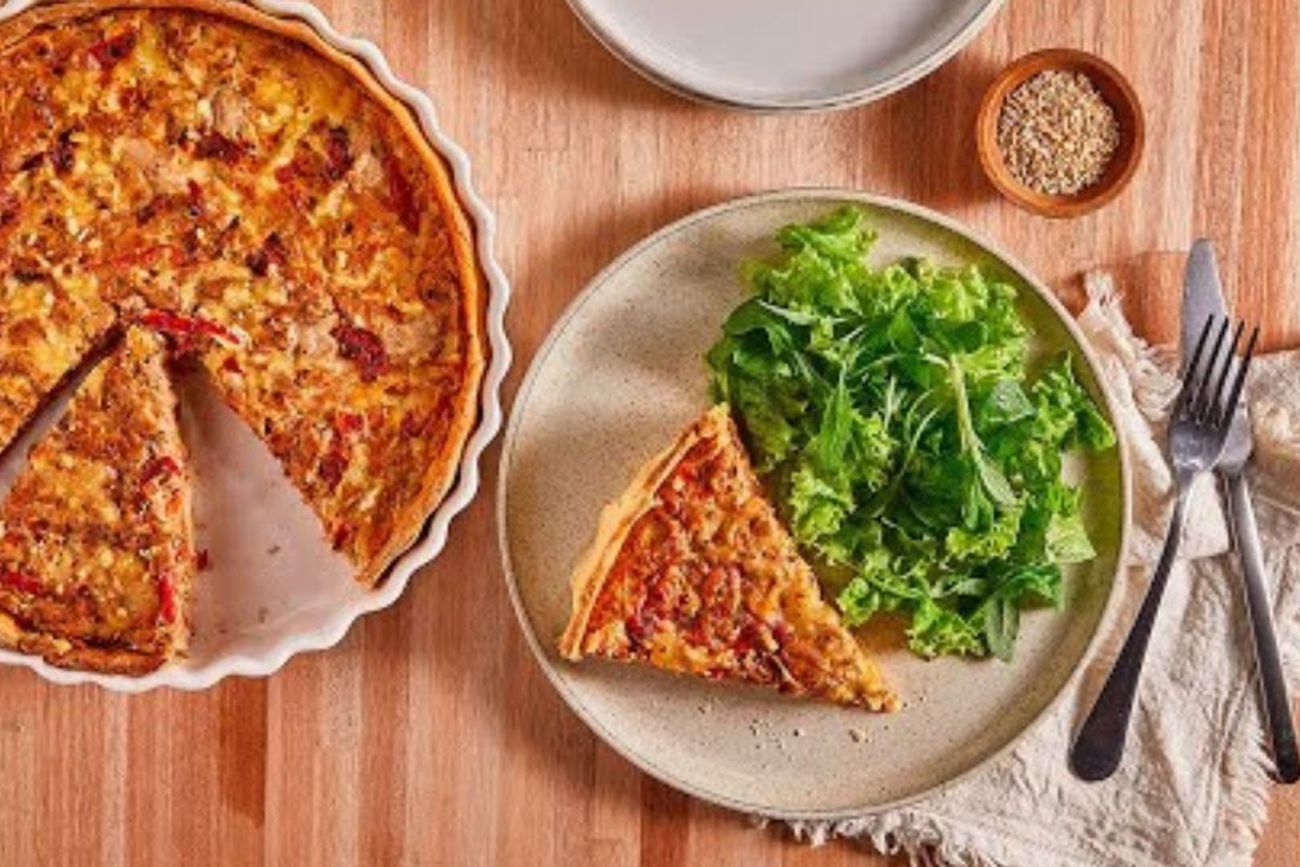 Desde vegetales hasta proteínas alternativas, hay múltiples formas de mantener el espíritu de la tarta de vigilia sin usar atún y sin resignar sabor.