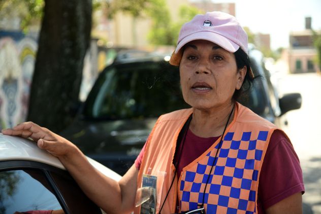 Adriana, cuidacoches del Polo Sanitario en pasaje Arribeños. 