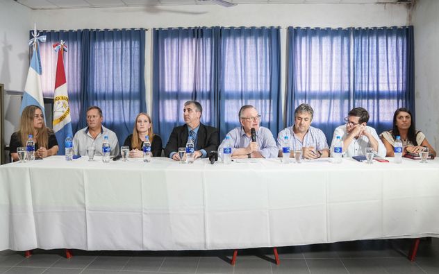 Santa Fe. Conferencia de prensa tras el tiroteo fatal en la Escuela N°40 “Mariano Moreno” de San Cristóbal. (Gobierno)