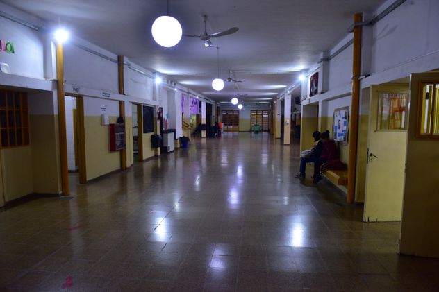 Escuelas. Córdoba cuenta con un protocolo específico para los casos en que un alumno lleva un arma a clases. Imagen ilustrativa.