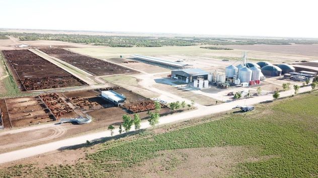TIGONBU. El planteo productivo en San Luis, donde el feedot está integrado a la planta de biogás.