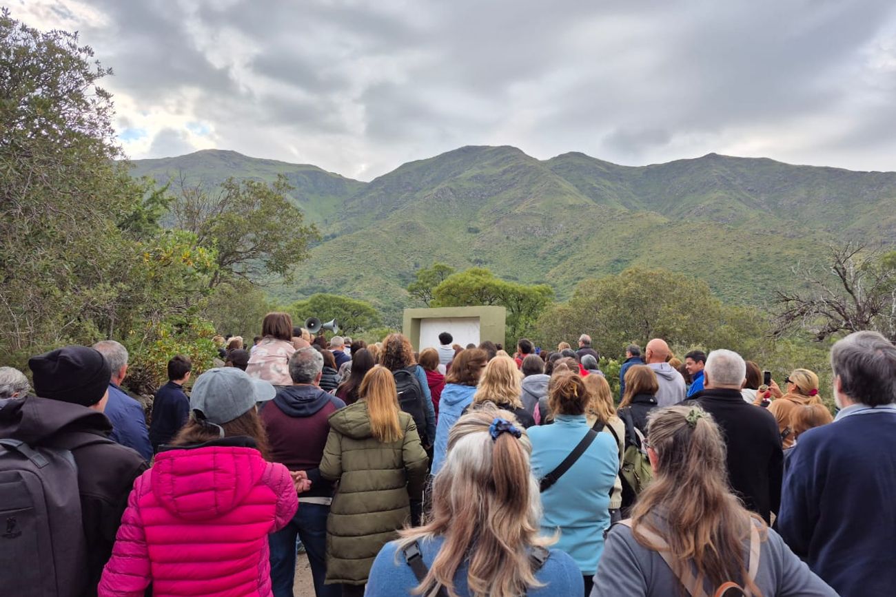VÍA CRUCIS. La celebración es uno de los eventos más convocantes de estos días y la comunidad se mezcla con los turistas.