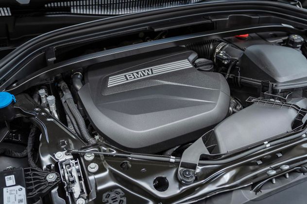 Un turbo diésel de 2.0 litros con 150 CV. Está asociado a un sistema mild-hybrid de 48 Voltios, que entregan en conjunto 163 CV y 400 Nm de torque.