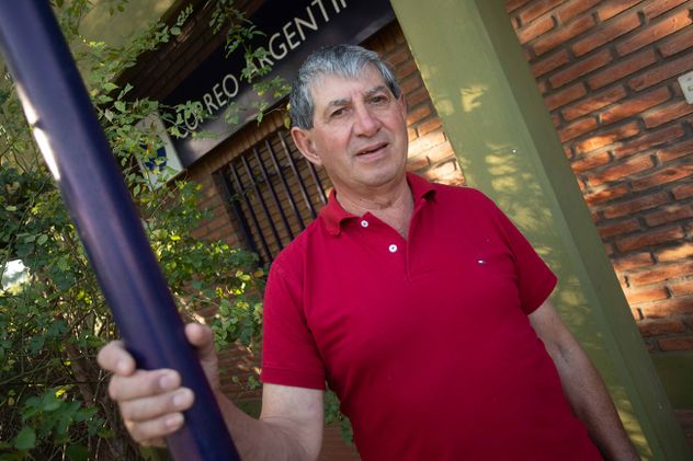 Julio “Tito” Ramírez, trabajo 45 años en el correo de Villa del Dique. Al poco tiempo que se jubiló, cerró el Correo en el pueblo.