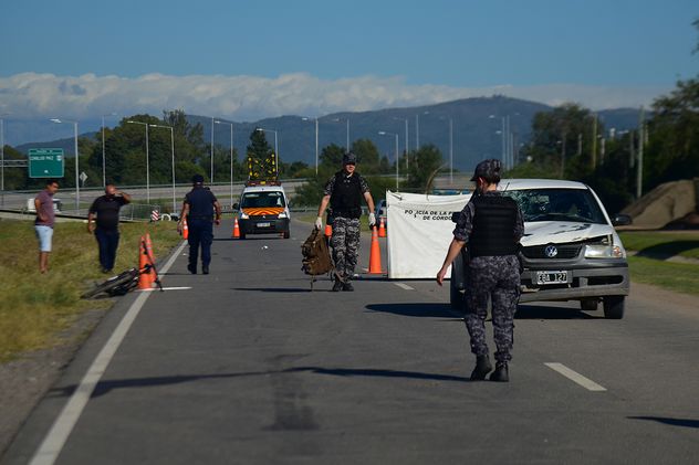Ciclista murió atropellado por un auto en barrio Aeronáutico, Córdoba.