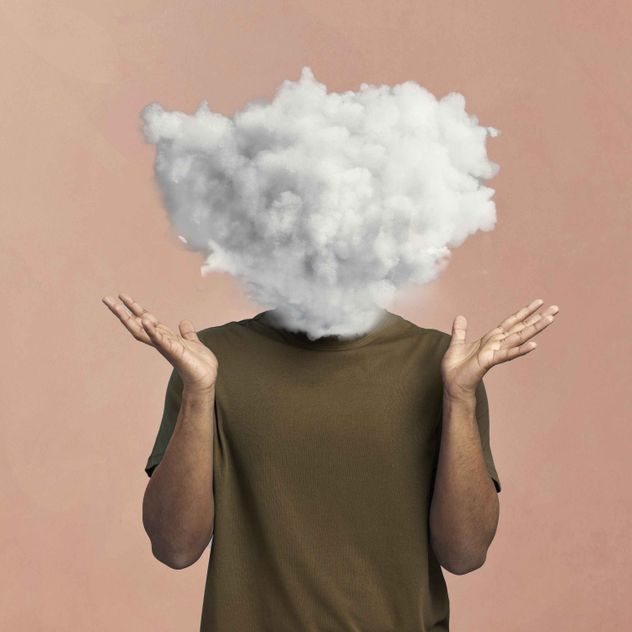 La tendencia a imaginar consecuencias negativas, analizar cada decisión y repasar posibles escenarios puede convertirse en un ciclo difícil de romper.