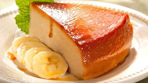 Con bananas maduras y sin azúcar extra, este flan logra una textura suave y un sabor dulce natural perfecto para cualquier momento del día.