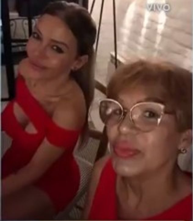 Flavia Martínez y Evangelina Anderson.