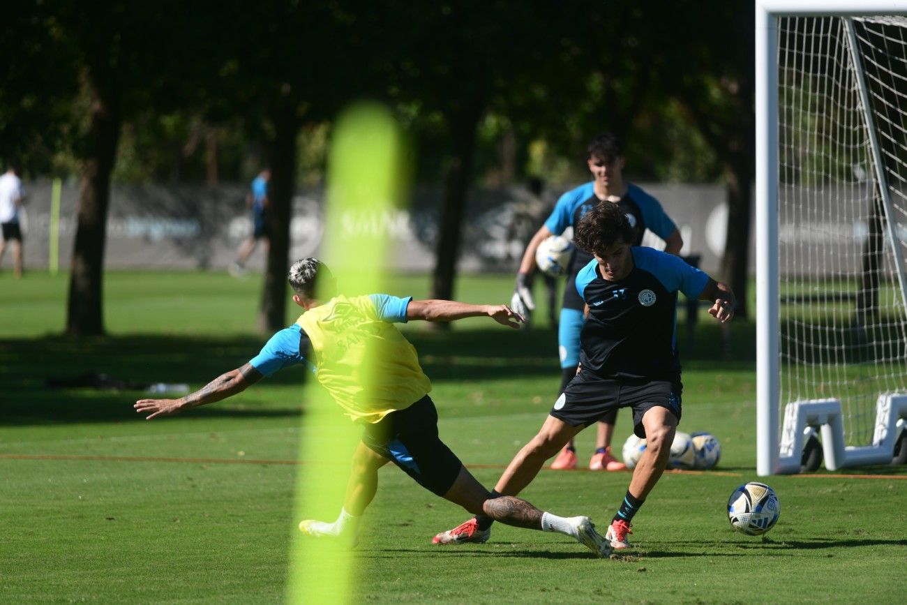 Zielinsky. Entrenamiento de Belgrano en Villa Esquiú.