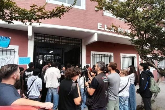 Reclamos y protesta en la escuela de Mar del Plata