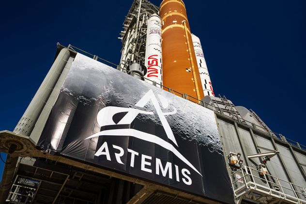 Artemis II. El SLS es el único cohete capaz de enviar la nave espacial Orion de la NASA, cuatro astronautas y una gran carga directamente a la Luna en un solo lanzamiento.
