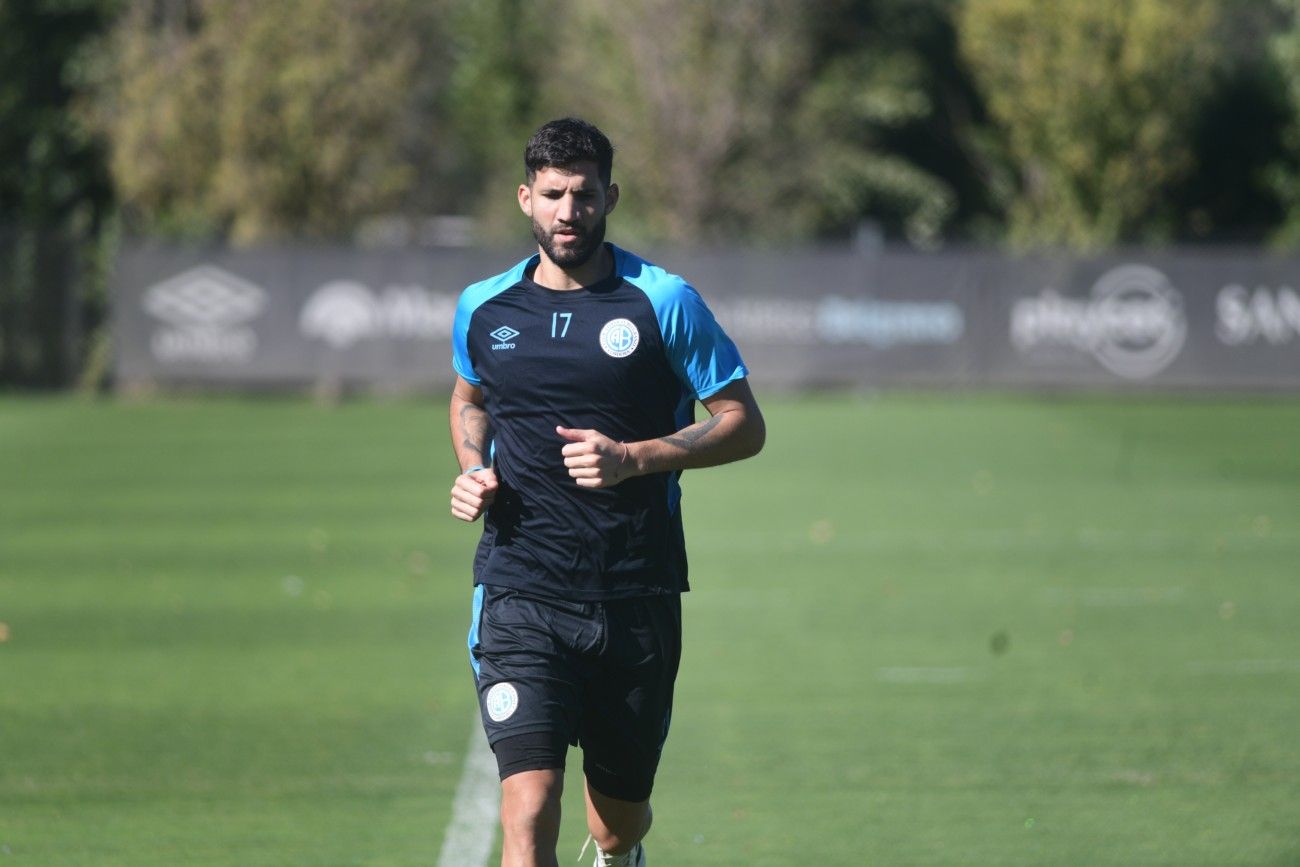 Lisandro López regresa al equipo inicial.