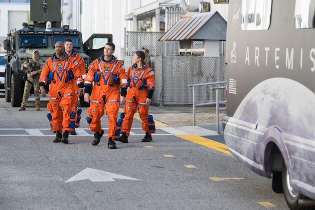 Cuatro astronautas se aventurarán alrededor de la Luna en la misión Artemis II, la primera misión tripulada en el camino de la NASA para establecer una presencia a largo plazo en la Luna para la ciencia y la exploración a través del programa Artemis.