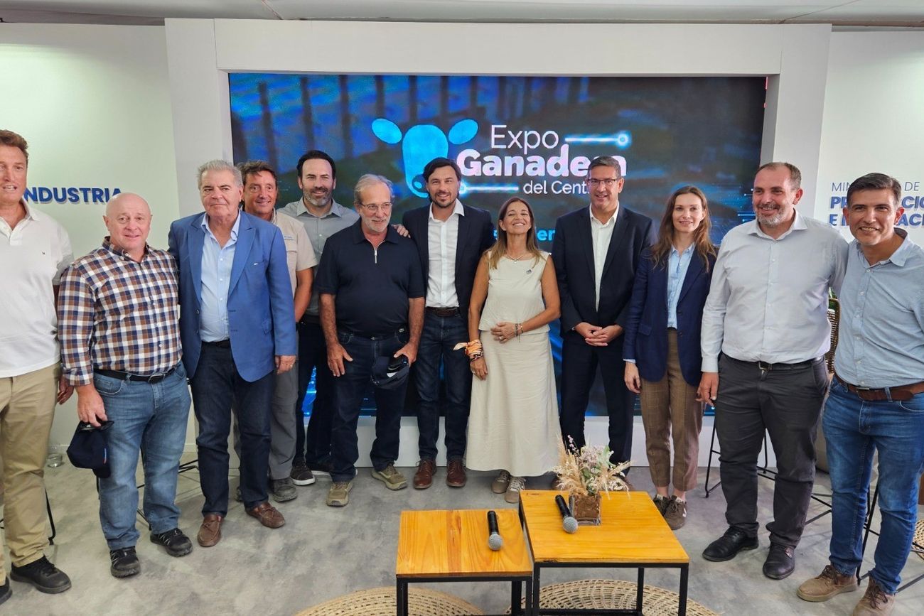 LANZAMIENTO. Autoridades, organizadores y referentes del sector en el presentación de la segunda edición de la muestra en Expoagro.
