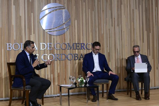 Bolsa de Comercio de Córdoba. Contexto Internacional y caso YPF. Guido Sandleris y Daniel Zovatto con moderación de Edgardo Moreno. 