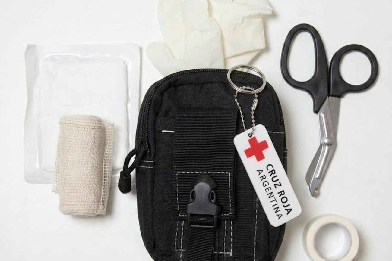 Accidentes en oficinas: estos son los 15 elementos clave que no pueden faltar en un botiquín