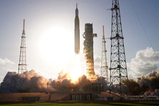 Misión Artemis II. Tras más de 50 años, despegó con éxito el cohete de la Nasa a la Luna.


