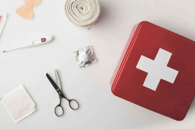 Los primeros minutos de las emergencias son cruciales para las personas que sufren un accidente. Garantiza los insumos necesarios para dar una primera respuesta a los eventos adversos.