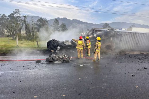 Choque en un peaje de Colombia: un camión embistió autos, dejó cinco muertos y más de 20 heridos