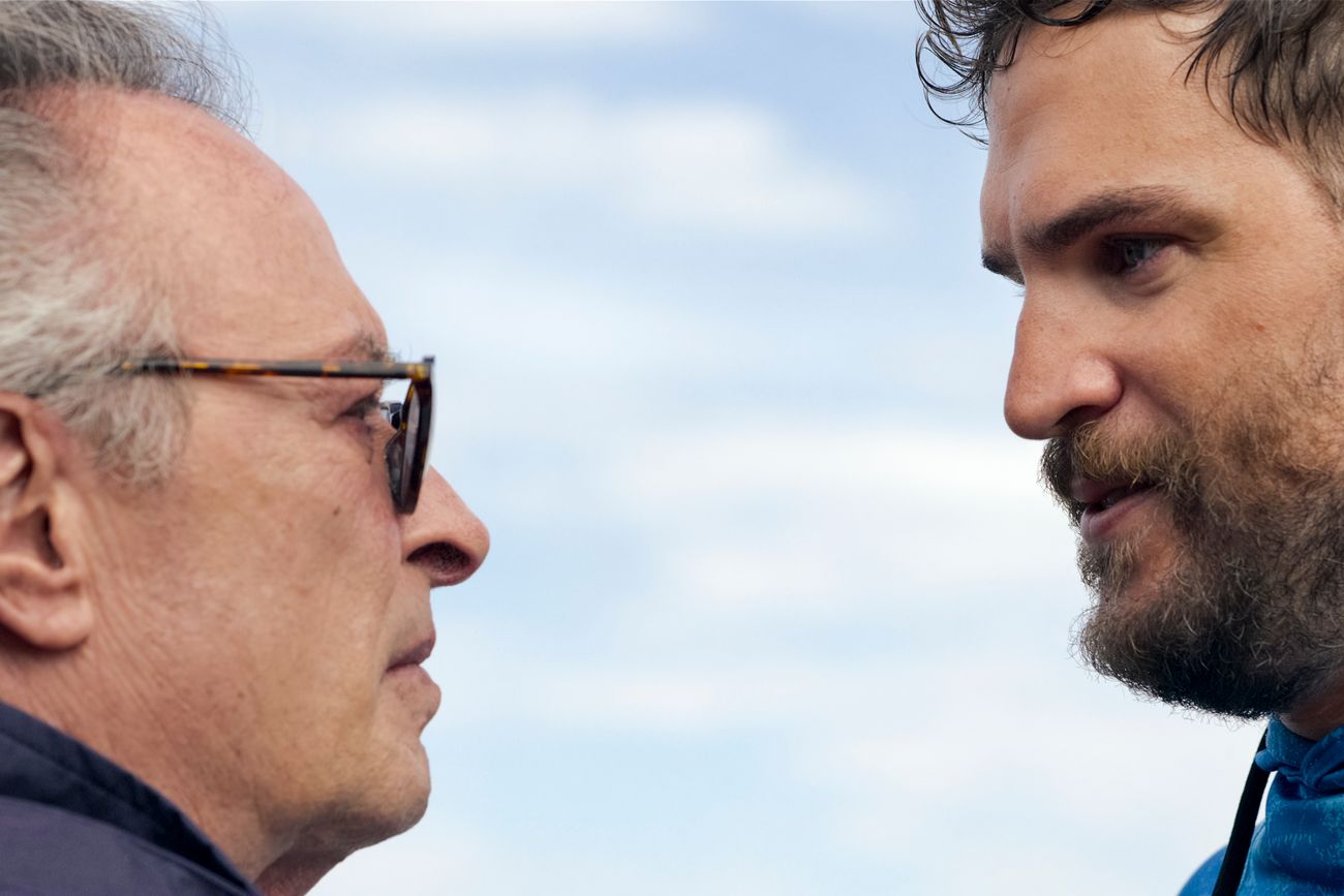 Miradas opuestas de El último gigante, la película con Oscar Martínez que está entre lo más visto de Netflix