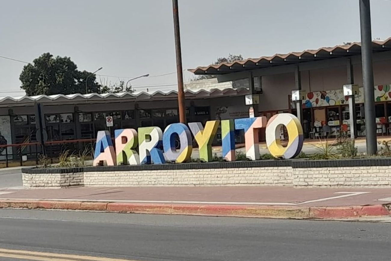Ciudad de Arroyito. Terminal de buses. 
