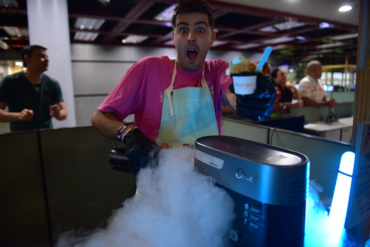 Popurrí, el emprendimiento que innova con helados de nitrógeno. 