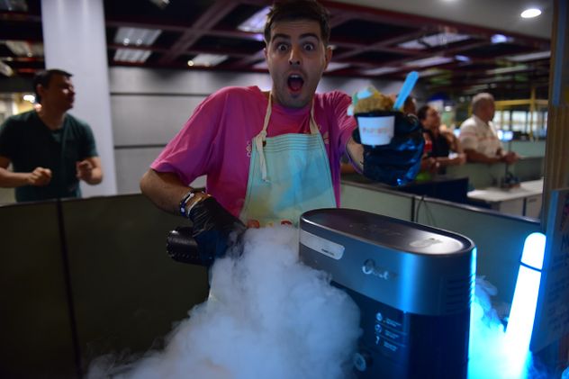 Popurrí, el emprendimiento que innova con helados de nitrógeno.