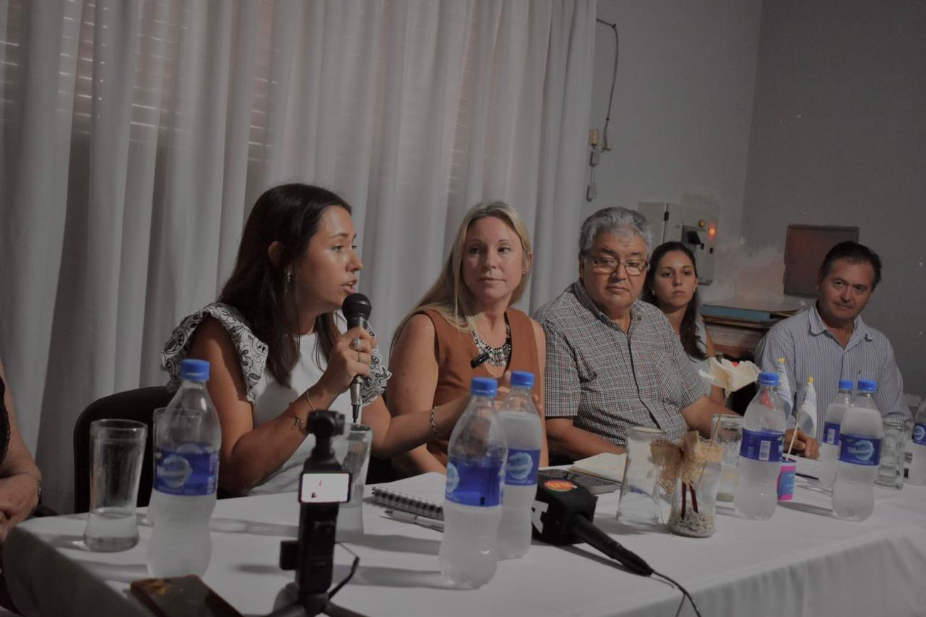 Conferencia de prensa en el Centro de Jubilados de Marcos Juárez. (Gentileza)