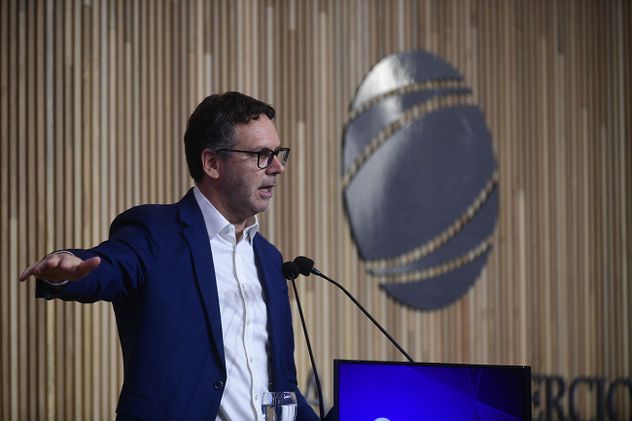 Bolsa de Comercio de Córdoba. Contexto Internacional y caso YPF. Apertura con Guido Sandleris.