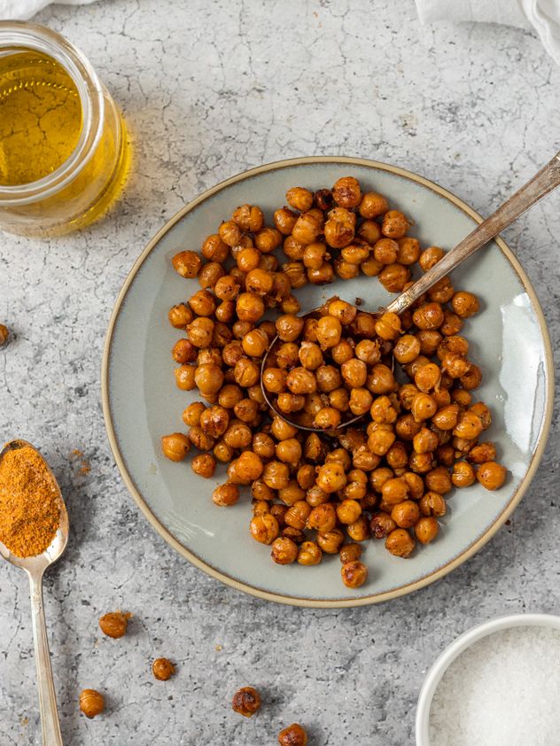 Tres snacks saludables y proteicos para hacer en casa y combatir los antojos.