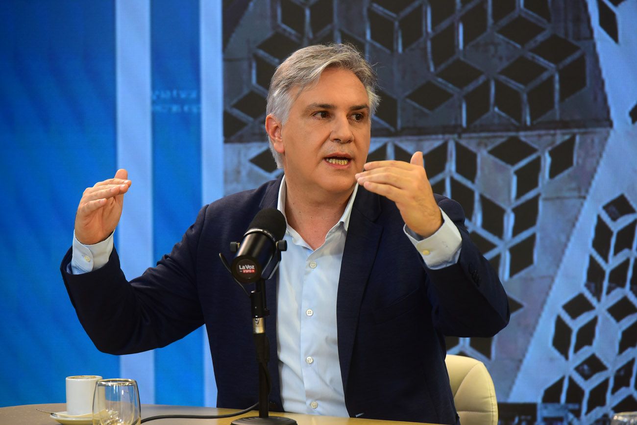 Llaryora y Bancor lanzan un "plan de alivio" para estatales: cómo será la refinanciación de deudas

