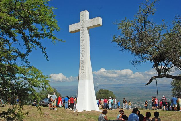 Villa Carlos Paz. Cerro de la Cruz en Semana Santa.