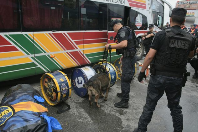 Controles a hinchas de Boca Juniors en Córdoba.