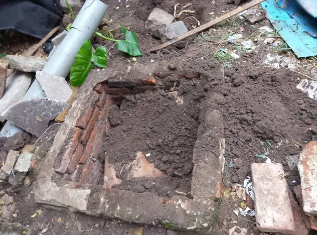 Misterio en Morón. Encontraron el cuerpo de un cantante enterrado en el patio de una casa.