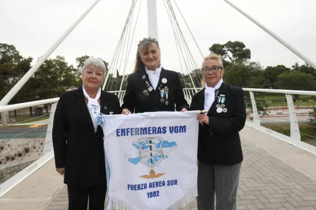 Córdoba: el puente del Parque Las Heras lleva el nombre de “Enfermeras heroínas de Malvinas”. (Ramiro Pereyra / La Voz)
