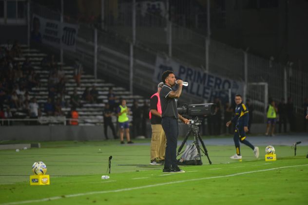 Carlos Tevez tendrá que trabajar mucho a su Talleres. (Nicolás Bravo / La Voz)