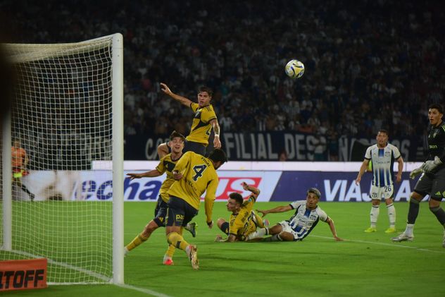 Talleres recibe a Boca en el estadio Mario Kempes por el Torneo Apertura de la Liga Profesional. (Nicolás Bravo / La Voz)
