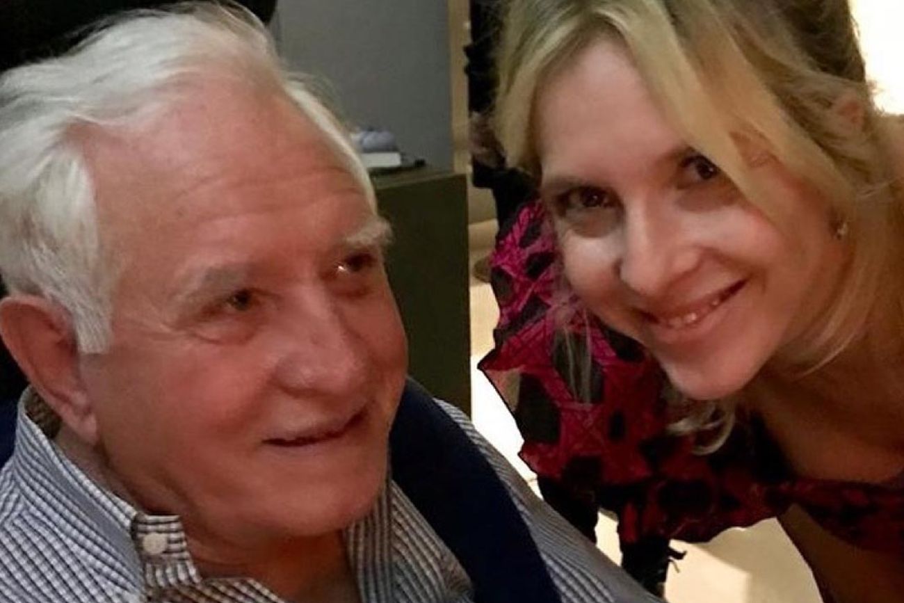Carla Peterson junto a su padre, Damián.