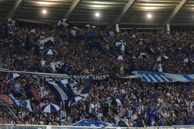 Talleres jugó ante una multitud en el estadio Mario Kempes por el Torneo Apertura de la Liga Profesional. (Nicolás Bravo / La Voz)