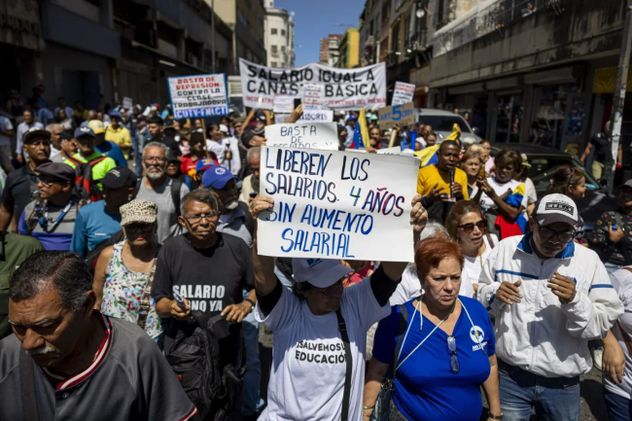 Venezuela: crecen las protestas de estudiantes y trabajadores.