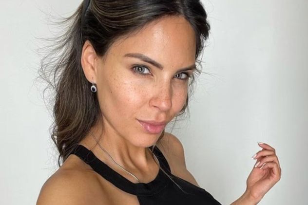 Barby Franco chocó con su Tesla en Cañuelas. Iba con su hija Sarah.