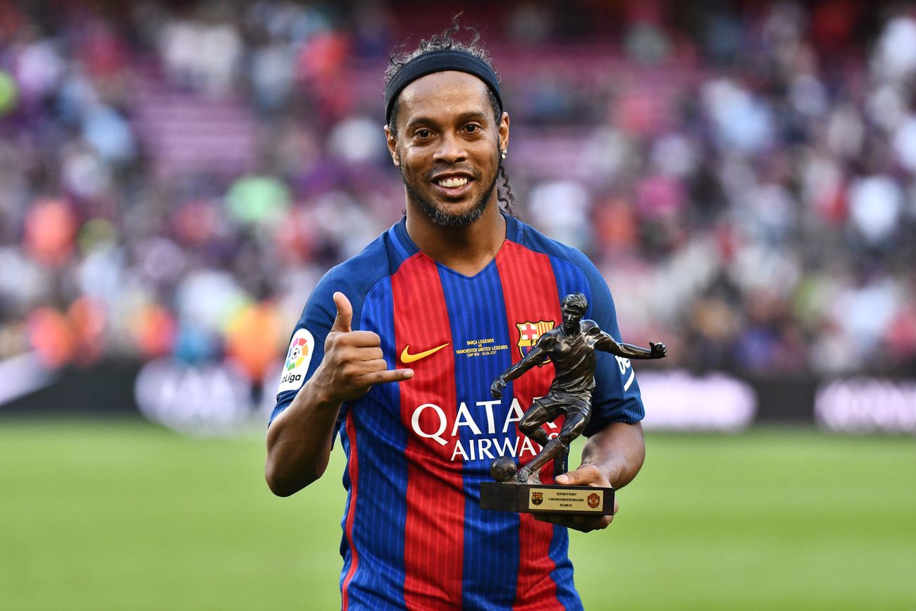 Ronaldinho en un partido de leyendas del FC Barcelona. 
