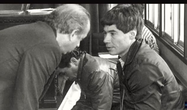 Miguel Angel Salinas, el entonces cabo de la Policía de Río Cuarto, cuando en 1989 fue juzgado y condenado a perpetua por los crímenes en el asalto al Banco Popular Financiero, de 1987. Luego, recuperó la libertad.