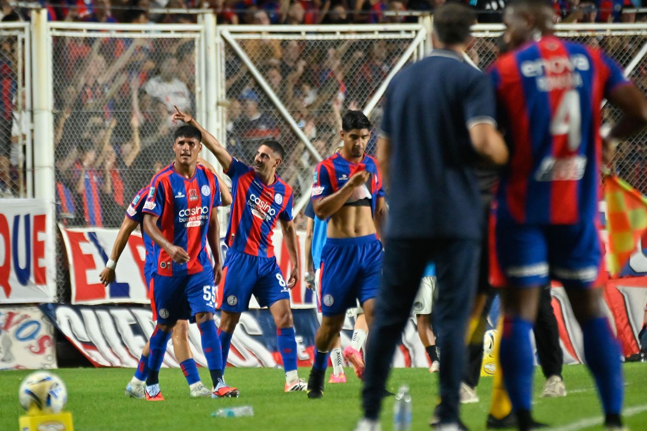 San Lorenzo vs. Estudiantes de La Plata.