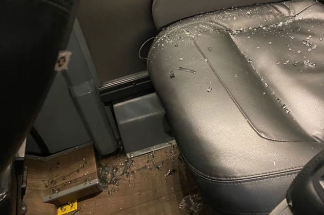 Córdoba: apedrearon un colectivo y una pasajera sufrió una fisura en  la cara