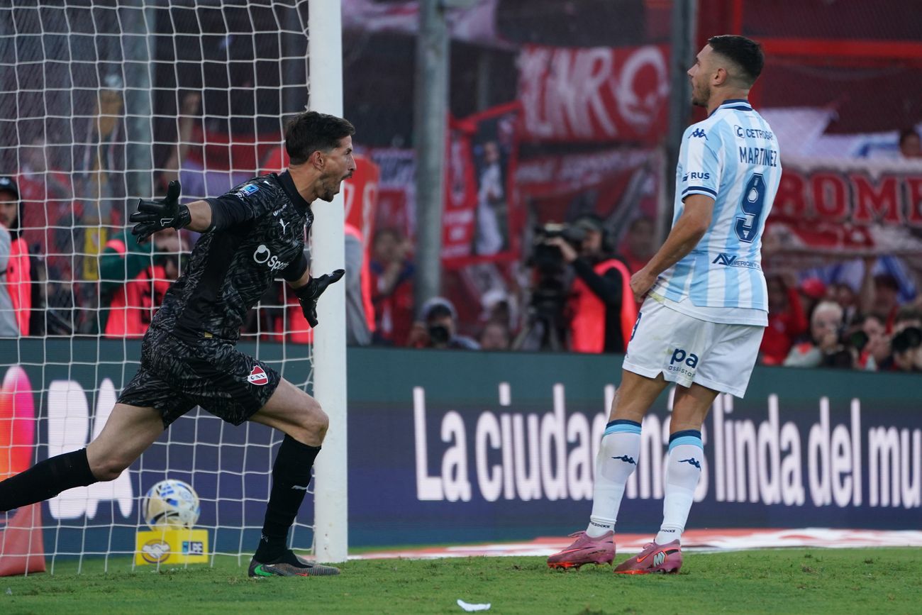 El penal que Adrián "Maravilla" Martínez malogró en el Independiente vs. Racing.