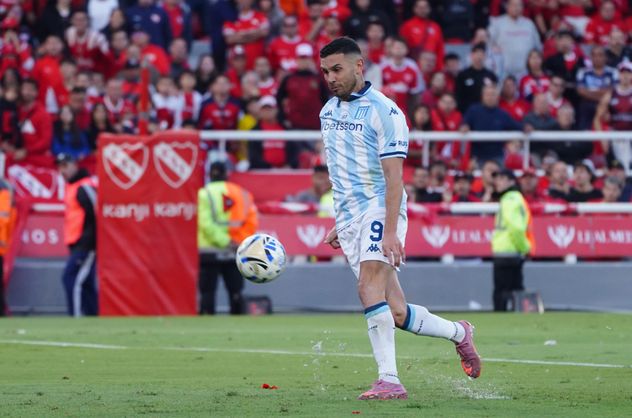 El penal que Adrián "Maravilla" Martínez malogró en el Independiente vs. Racing.
