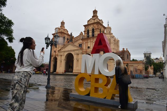 Amo Córdoba. Iglesia La Catedral . Turismo semana santa en cordoba. (José Gabriel Hernánbdez / La Voz)