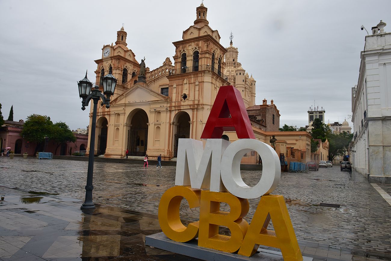 Amo Córdoba. Iglesia La Catedral . Turismo semana santa en cordoba. (José Gabriel Hernánbdez / La Voz)