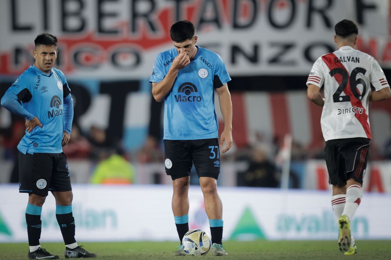 Imagenes de frustración dejó el partido de Belgrano ante River (Fotobaires).